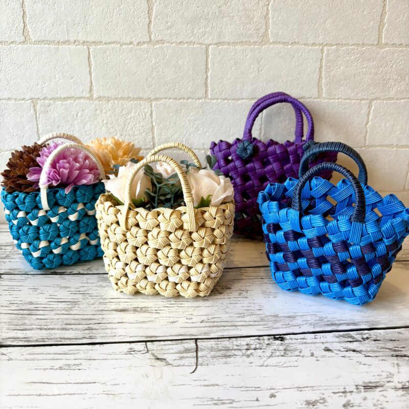 上級コースレッスン課題作品①変わり編みのミニバッグ