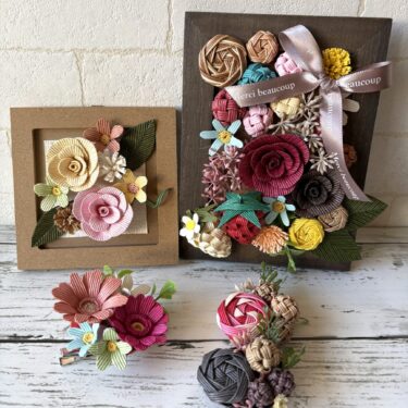 【春のクラフトバンド】季節の1DAYレッスン｜お花のフレーム飾り/ブローチ